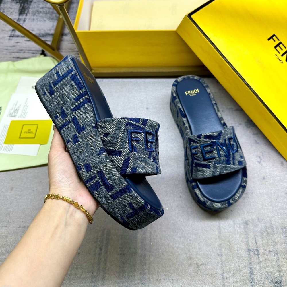 Fendi Wide-Strap Platform Slides